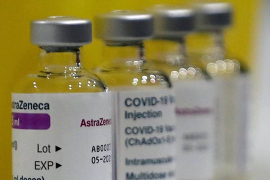 Ένα δισ. εμβόλια «καβάτζα» για τα πλούσια κράτη