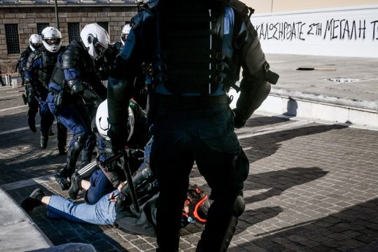 Τα φρούτα, ο Χρυσοχοΐδης, ο πρωθυπουργός