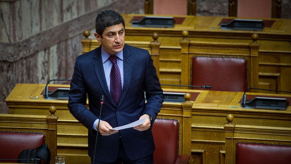 Πυρά ΣΥΡΙΖΑ – ΚΙΝ.ΑΛΛ. κατά Αυγενάκη για τις αθλητικές ομοσπονδίες