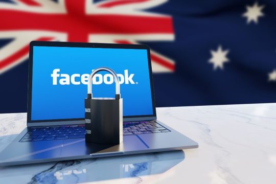 Σε συμβιβασμό η Αυστραλία μετά το «εμπάργκο» από το Facebook