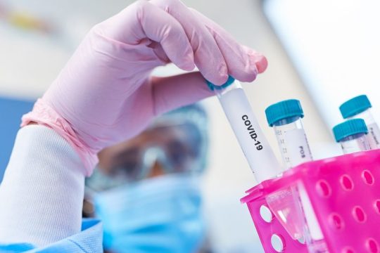 Ζητούμενο η παραγωγή εμβολίων δεύτερης και τρίτης γενιάς