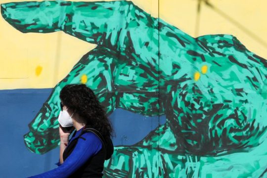 51 νέοι θάνατοι και 53 διασωληνωμένοι λόγω COVID-19