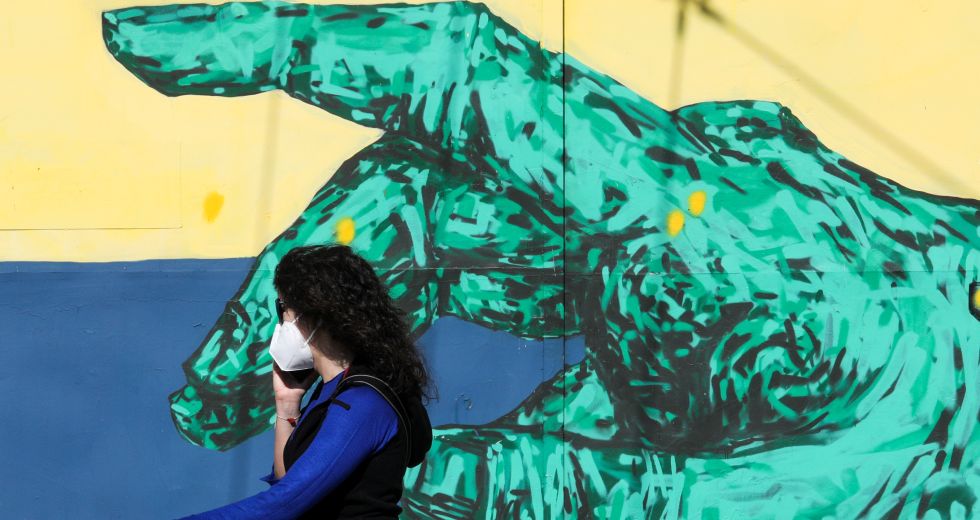 51 νέοι θάνατοι και 53 διασωληνωμένοι λόγω COVID-19