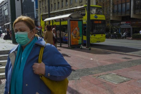 Covid-19: Αντιδράσεις στην αντιπολίτευση για τους κυβερνητικούς χειρισμούς