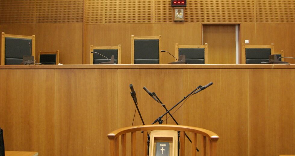 Ηράκλειο: Στο εδώλιο ο νοσοκομειακός γιατρός για το φακελάκι