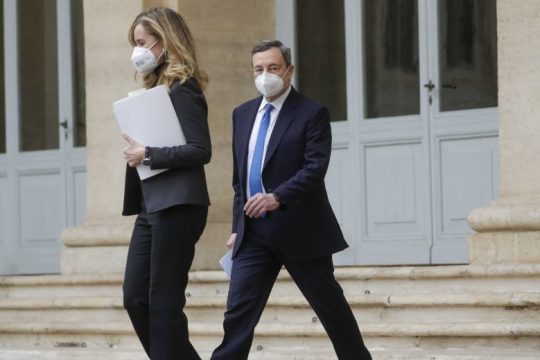 Πυρετός διαβουλεύσεων υπό τον Ντράγκι