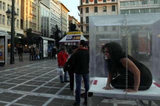 Εκτός από τα στόματα, ν’ ανοίξουν και τ’ αυτιά