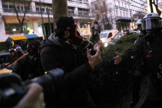 Καταγγελία της Ένωσης Φωτορεπόρτερ για το όργιο βίας κατά δημοσιογράφων