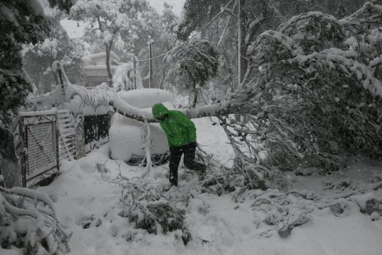 Το «Εκάλη Κλαμπ» άφησε 8.000 κατοίκους χωρίς νερό!