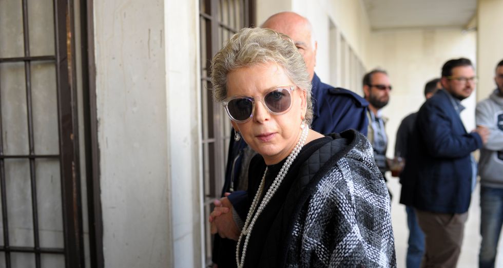 Αγωγή για συκοφαντία κατά Λ. Χαραλαμπόπουλου και in.gr από την Έλενα Ακρίτα