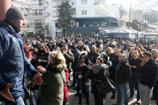 Ξεμύτισε η Ακροδεξιά με το σκληρό λοκντάουν