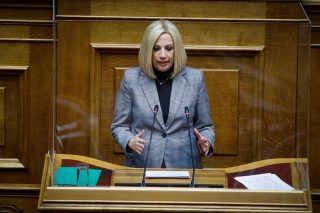 Θεσμικές αλλαγές κι όχι λασπολογία