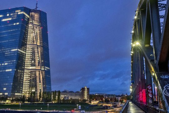 Η Ε.Ε. βρίσκεται αντιμέτωπη με χρεοκοπίες και «κόκκινα δάνεια»