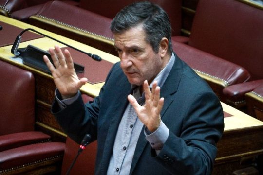 Ανετοιμότητα για τη «Μήδεια» και αποτυχία καταλογίζει στο υπ. Μετανάστευσης ο Γ. Καμίνης