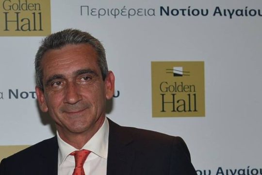 Καταγγελία κατά του περιφερειάρχη Ν. Αιγαίου ότι εμβολιάστηκε εκτός σειράς