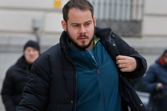 Μουσικός τρομονόμος στην Ισπανία: Εισβολή της αστυνομίας σε πανεπιστήμιο και σύλληψη ράπερ