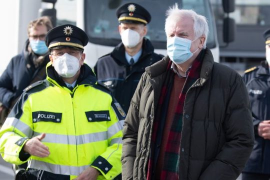 Η Γερμανία παρατείνει το μέτρο των κλειστών συνόρων με Αυστρία-Tσεχία