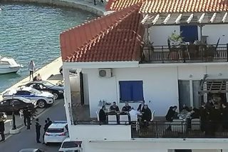Νέα πρόκληση Μητσοτάκη το «πρόχειρο» κορονογλέντι στην Ικαρία