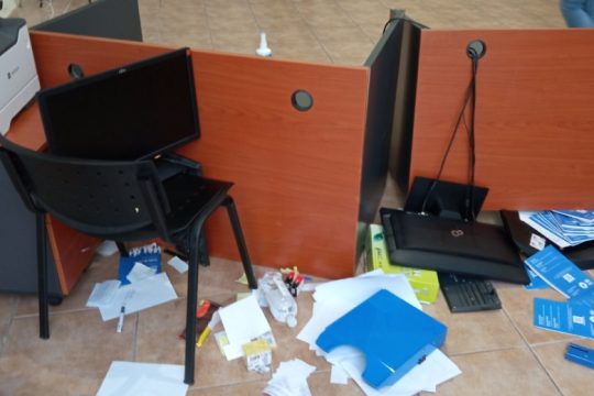 Ξέσπασε πρόσφυγας στην Υπηρεσία Ασύλου εν μέσω ατέρμονης ταλαιπωρίας