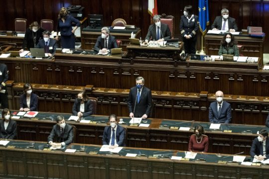 Ψήφος εμπιστοσύνης στην κυβέρνηση Ντράγκι από την ιταλική Βουλή