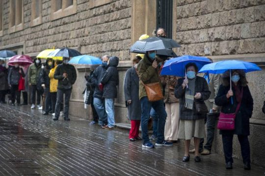 Σε κάλπες – τεστ για τους αυτονομιστές οι Καταλανοί