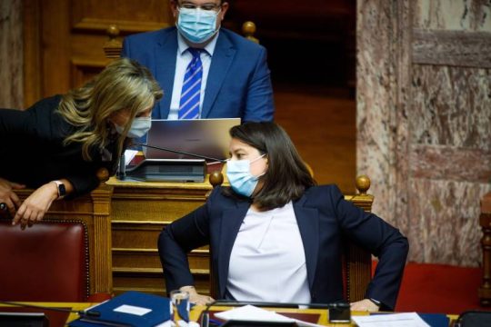 Πυρ ομαδόν στο νομοσχέδιο Κεραμέως – Χρυσοχοΐδη