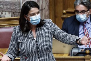 Επιχείρηση μετατροπής των σχολείων σε οικονομικές μονάδες