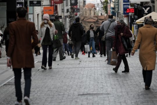 Τα μισά κρούσματα στην Αττική, ποιες άλλες περιοχές βρίσκονται στο «κόκκινο»