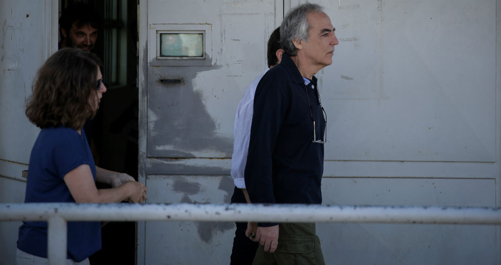 Πάνω από 850 οι υπογραφές καλλιτεχνών, δημοσιογράφων και διανοουμένων για τον Δ. Κουφοντίνα