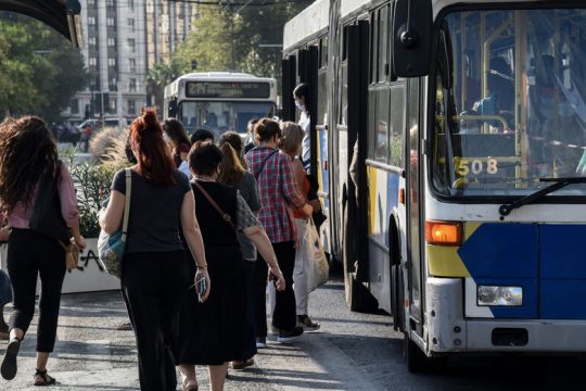 «Φρένο» στον διαγωνισμό λεωφορείων