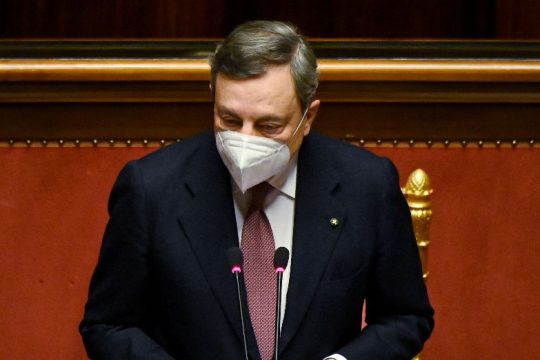 Σχίσμα στα «5 Αστέρια» λόγω της στήριξης στην κυβέρνηση Ντράγκι