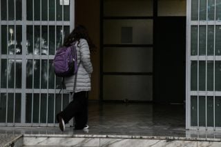Προσφυγές γονέων στο ΣτΕ για τα Λύκεια στις «κόκκινες» περιοχές