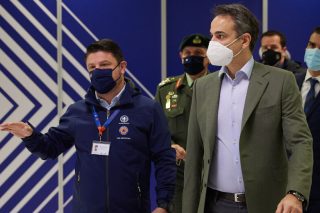 Οι ευπαθείς ομάδες αγωνιούν και η κυβέρνηση κάνει σόου