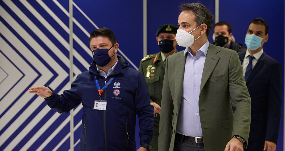 Οι ευπαθείς ομάδες αγωνιούν και η κυβέρνηση κάνει σόου
