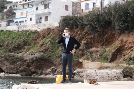 Ξεπέρασε τα ελληνικά σύνορα το τραπέζωμα πρόκληση στον πρωθυπουργό