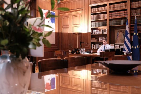 Ο πρωθυπουργός και τα κέντρα του