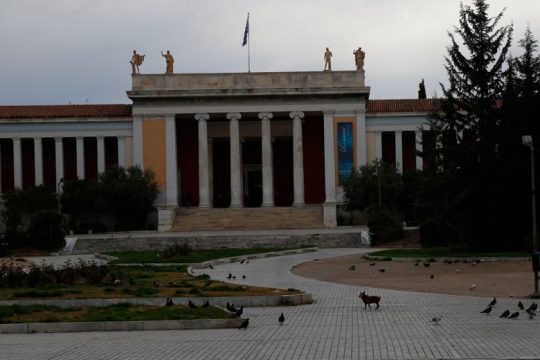 Στο σκοτάδι μέχρι τις δύο το πρωί…