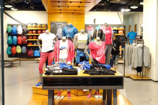 Φεύγει η Nike, που… μένει στην Ελλάδα