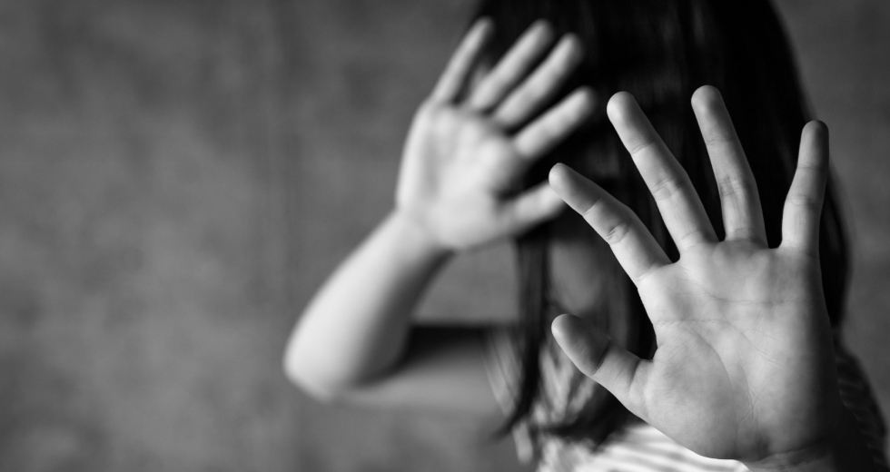 Να προστατέψουμε τα παιδιά, τους το οφείλουμε…