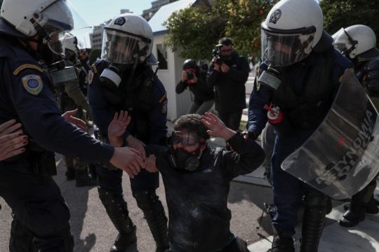 Με χημικά απέναντι στους φοιτητές