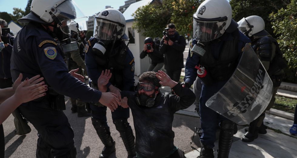 Με χημικά απέναντι στους φοιτητές