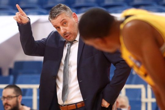 Βαριές κουβέντες για «τρωκτικά» και «ανθρωπάκια»