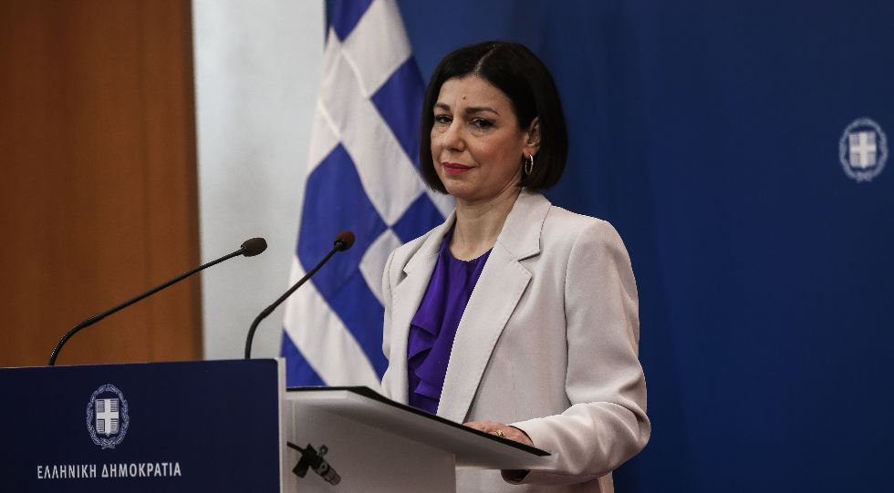 Μεταξύ Πελώνη και Μενδώνη