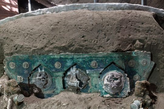 Ρωμαϊκό άρμα ήρθε σχεδόν άθικτο στο φως στην Πομπηία