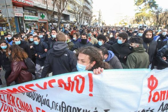 Αντιδρούν ακόμα και πρώην υπουργοί