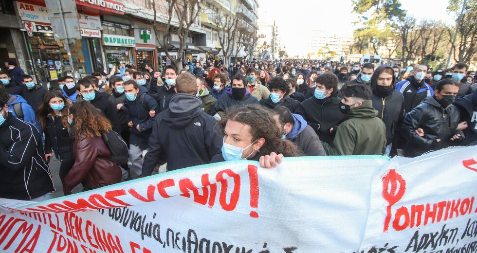 Αντιδρούν ακόμα και πρώην υπουργοί