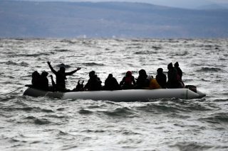 Οργιο επαναπροωθήσεων