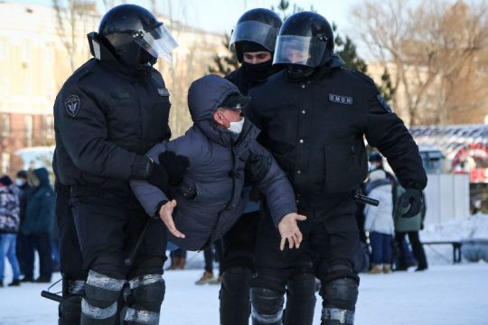 Κρεμλίνο: «Χούλιγκαν και προβοκάτορες» οι οπαδοί του Ναβάλνι