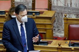 Πρώτος μήνας, πρώτο σοκ
