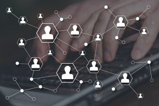 Οταν τα social media εθελοτυφλούν…